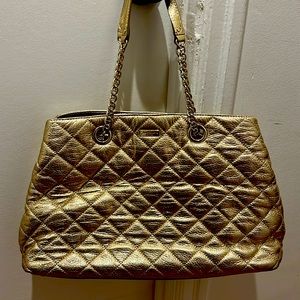 Kate Spade NWOT, gold quilted shoulder tote purse bag never used ✨✨✨💛